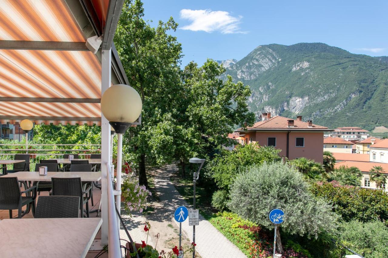 Appartamento Grande Al Ponte. Situato Vicino All'Ospedale, Al Parco E Al Centro Citta Trient Exterior foto